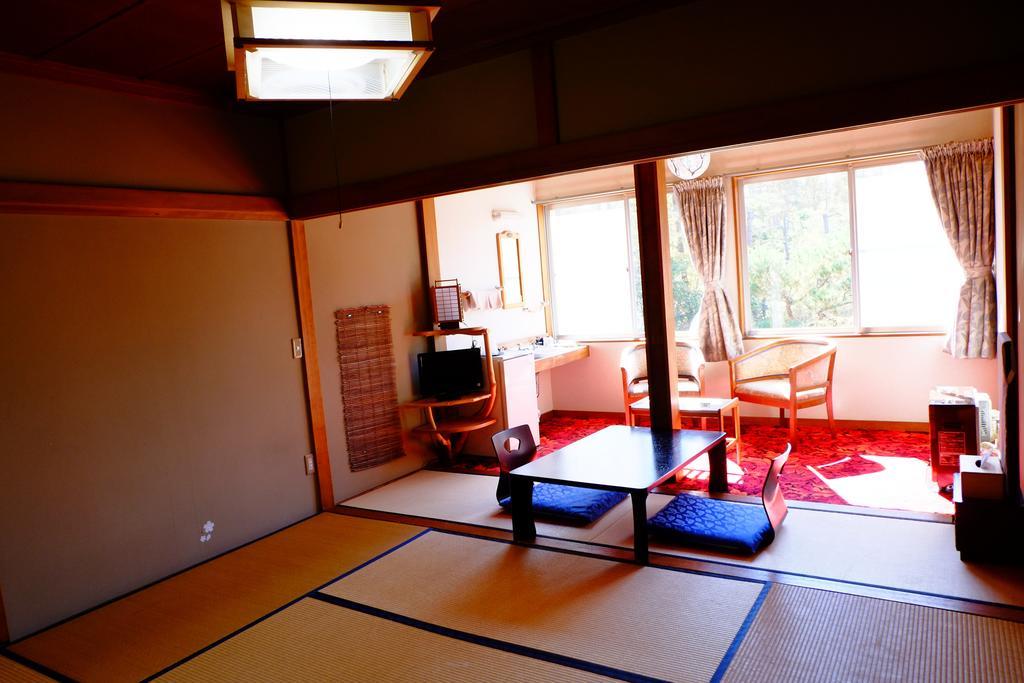 Ryokan Fujitomita Oshino Quarto foto